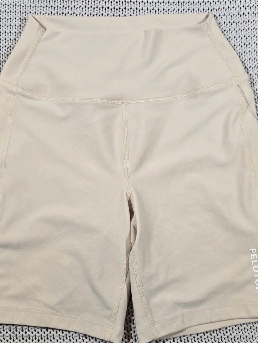 Peloton Cadent High Rise Bike Shorts 7" Women Sz S Cream Athleisure NEW